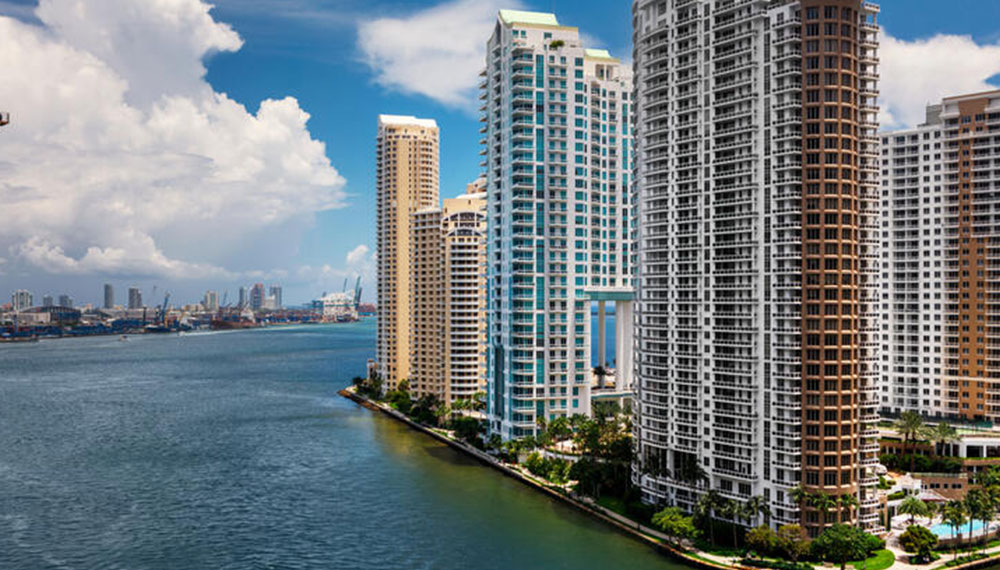 miami skyline and river views from the rooftop pool